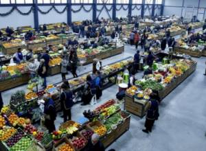 Открылся рынок на Привокзальной площади