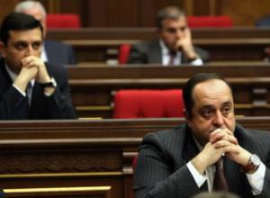 Watch parliamentary sitting live at 12.00