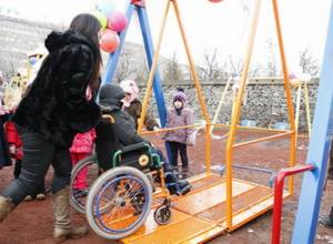 Երևանում հատուկ կարիքներով երեխաների համար ճոճանակներ են տեղադրվել