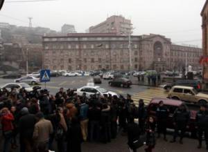 Protest against violence in Yerevan: Activists did not reach presidential residence 