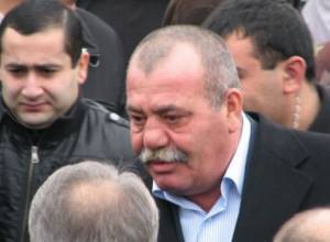 Некоторые депутаты все еще не могут общаться с журналистами