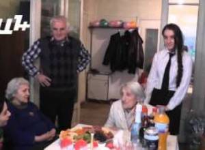 100-летняя бабушка Маня пожалела, что не вышла замуж