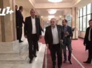 Մուրադ Գուլոյանն իր հետեւից շրխկացրեց դուռը