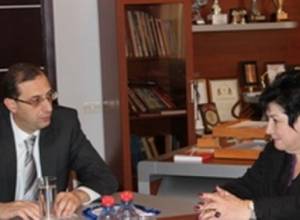 Габриэль Казарян встретился с греческой общиной