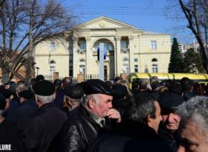 Nairit employees are near the presidential