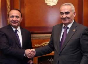 Galust Sahakyan granted medal to H. Abrahamyan on behalf of Matviyenko