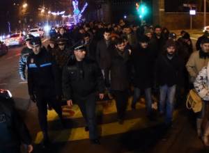 В Ереване требуют объявить траур