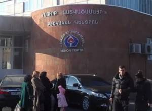 Սերյոժայի մահվանից հետո մեծ թվով քաղաքացիներ են հավաքվել հիվանդանոցում. news.am