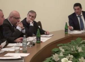 "Кто думает, чтоб не задеть русских?"