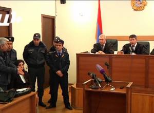 Շանթ Հարությունյանի դատի ժամանակ......