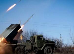 Ukraine crisis: Poroshenko says peace deal in danger