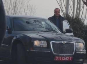 Who is Hovhannes Manukyan judging by his car?