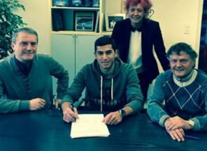 Artem Simonyan signs contract with Swiss Zurich