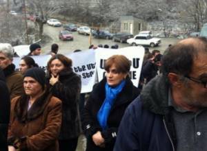 Մաքսիմ Հակոբյանի եղբայրն ահաբեկել է ցուցարարներին (լուսանկարներ)