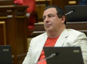 Gagik Tsarukyan to become 'non-partisan' lawmaker