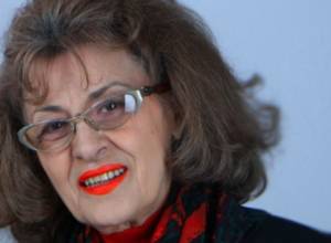 Serzh Sargsyan congratulates Nara Shlepchyan on her 80th birthday