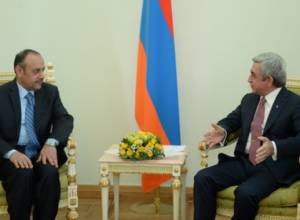 Qatari Ambassador handed over his credentials