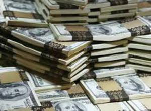 One dollar traded at 480 drams