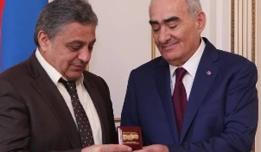 խորեն11