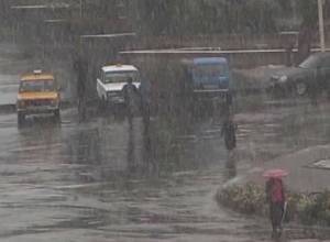 Որոշ ճանապարհների տեղում է թաց ձյուն