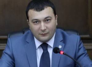 Վահե Էնֆիաջյանն իր ազգանվան մասին