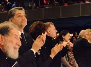 «Ոտքի, դատարանն է գալիս». Տիգրան Սարգսյանը՝ նյույորքյան ներկայացմանը