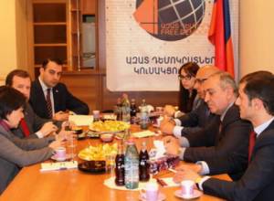 Free Democrats Party meets with US Ambassador