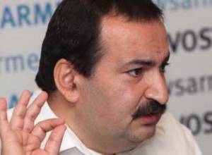 Գրականության ինստիտուտի տնօրենի պաշտոնում ընտրվեց Վարդան Դեւրիկյանը