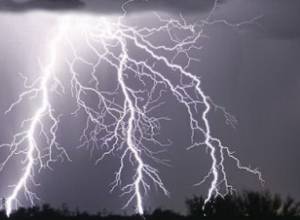 One man killed and  two others injured as lightning strikes Aragatsotn marz