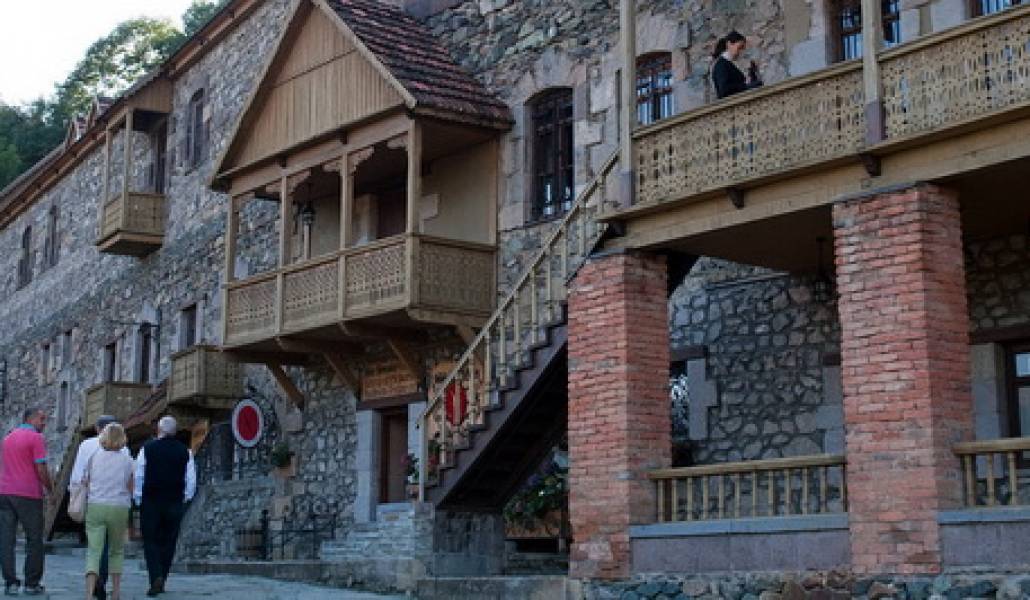 1280px-Sharambeyan_Dilijan