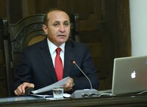 Chshmarityan clarifies calculations presented by Prime Minister: PM gets angry