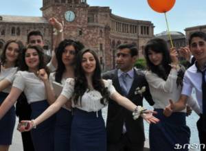 Դպրոցից՝ եկեղեցի, ապա՝ միջոցառման