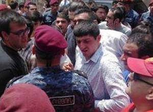 Tense situation on Saryan street