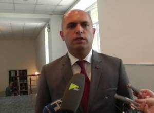 Ա. Աշոտյանը խորհուրդ է տալիս ընտրել դիպլոմավորված վարսավիր