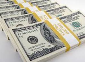 One dollar traded at 472.5 drams