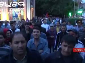 Գյումրիում շարունակվում է  բողոքի երթը