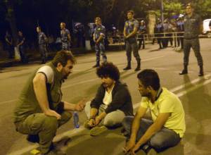 Ночь на проспекте Баграмяна прошла мирно