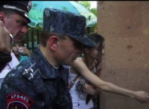 Osipyan approached hunger strikers