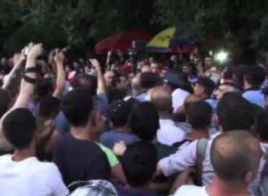 Լարված իրավիճակ Բաղրամյան պողոտայում
