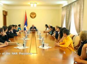 Bako Sahakyan received "Tnjre" participants