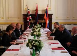 Bako Sahakyan meets with the members of the AGBU in London