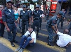 Rise Armenia continues protest against electricity price hike