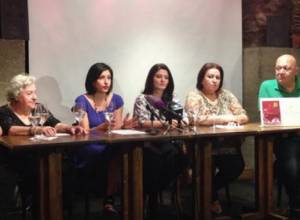 Mothers should sing national lullabies for their babies