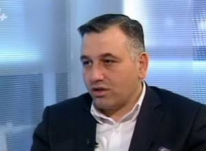 Opinion: They drink whiskey in Poplavok and then publicly throw mud at each other