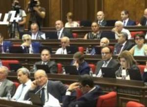 "Սև ու սպիտակը քաղաքական դալտոնիզմ է".Ռ» Հակոբյան