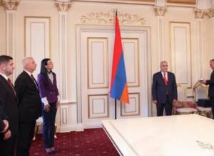 Г. Саакян наградил по распоряжению В. Матвиенко