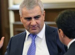 Samvel Karapetyan is in Government building