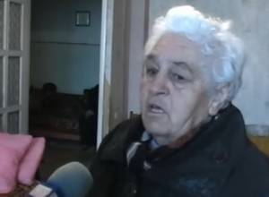 74-летняя старушка боится, что однажды обвалится потолок