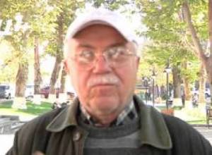 Syrian Armenian sings as a sign of protest