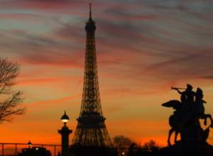 Louvre, Eiffel Tower are closed